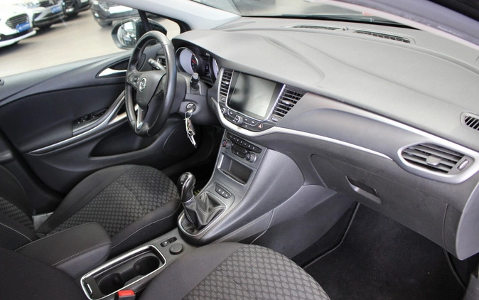 Opel Astra cena 49999 przebieg: 106710, rok produkcji 2019 z Wieleń małe 232
